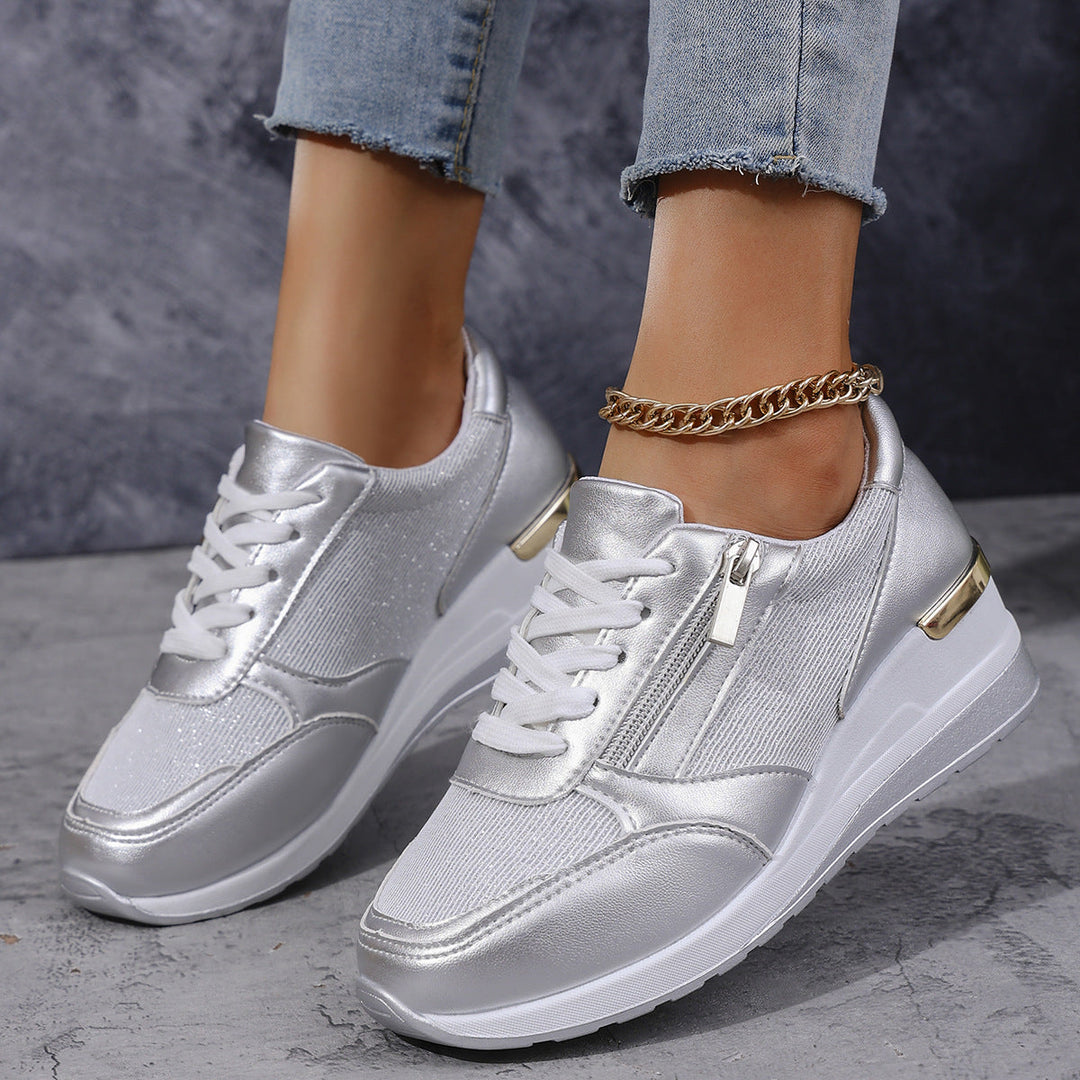 Ada Sneakers