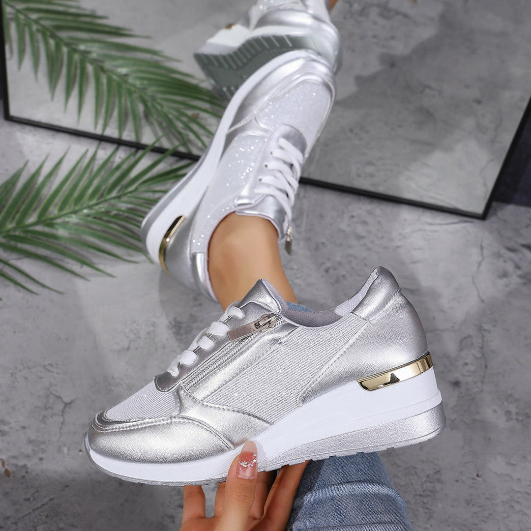 Ada Sneakers