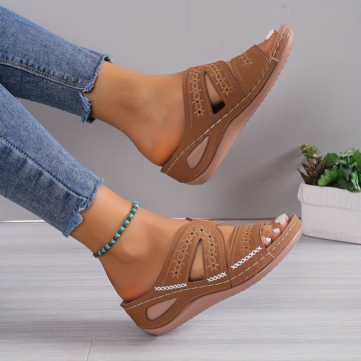 Leona Sandals