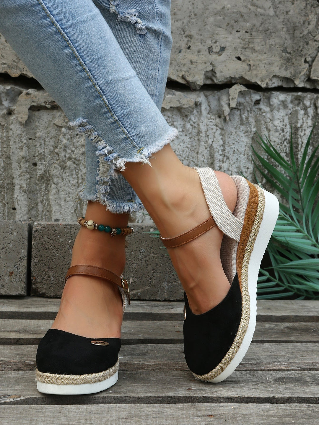 Olviane Sandals