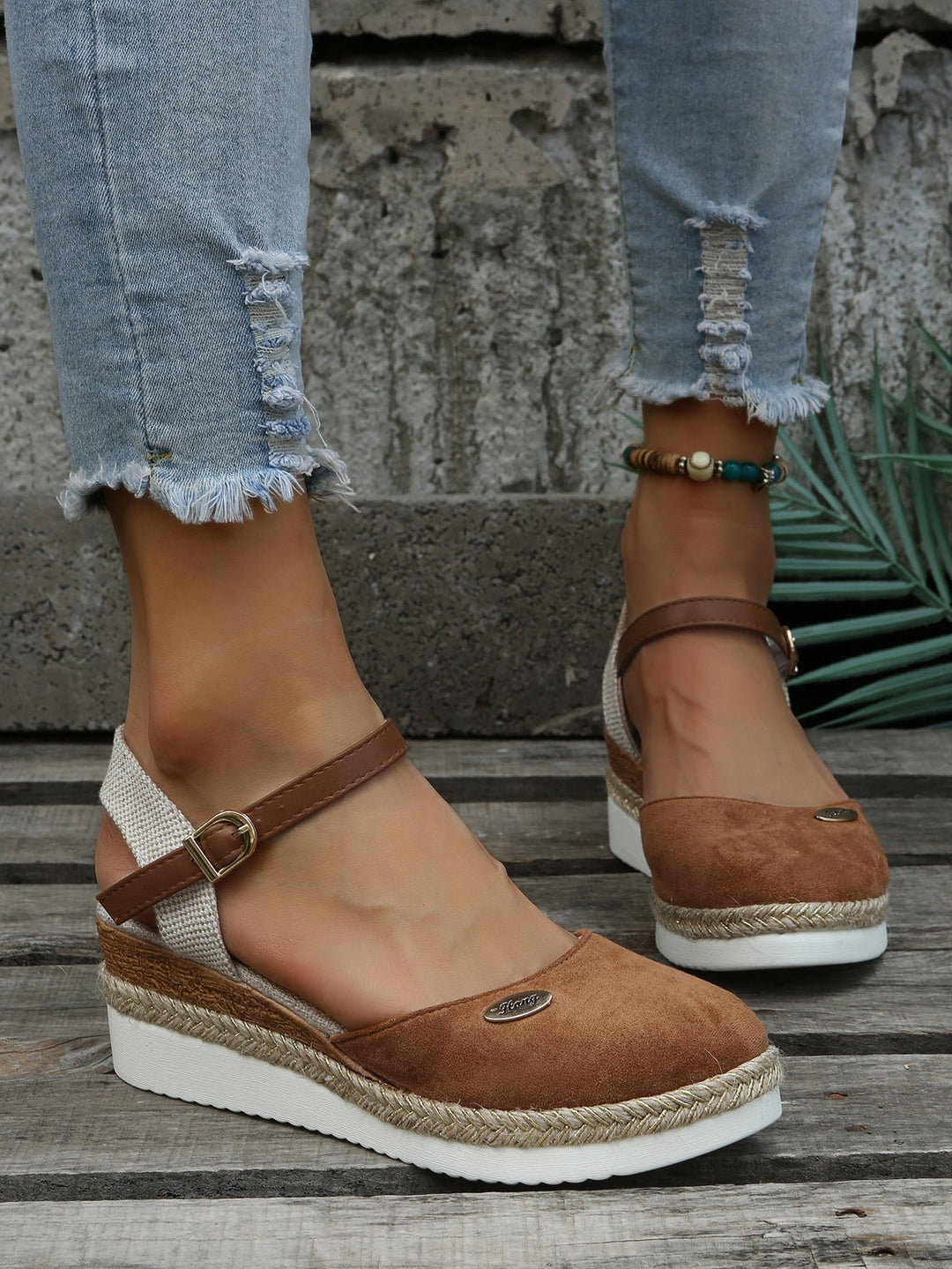 Olviane Sandals