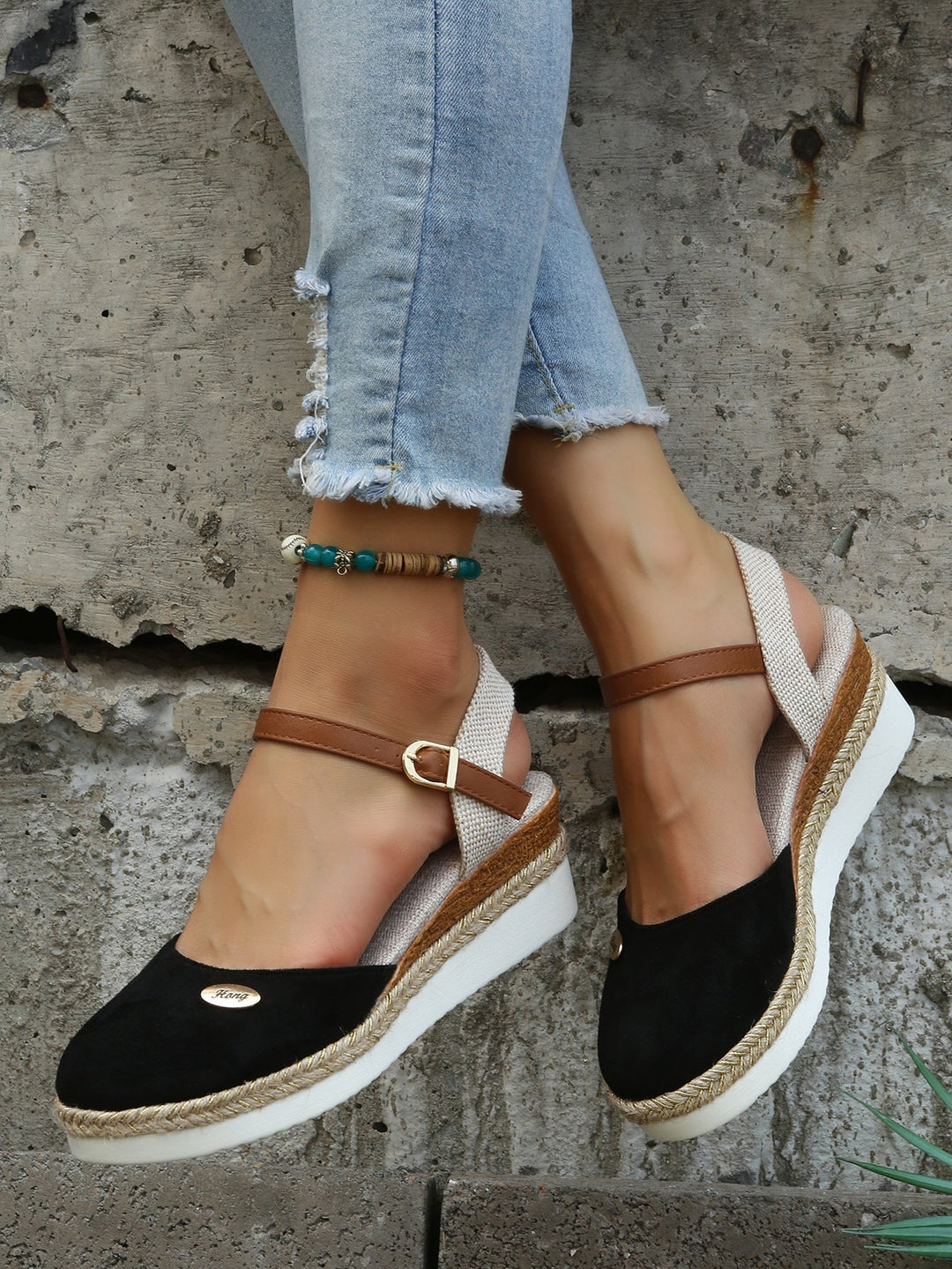 Olviane Sandals