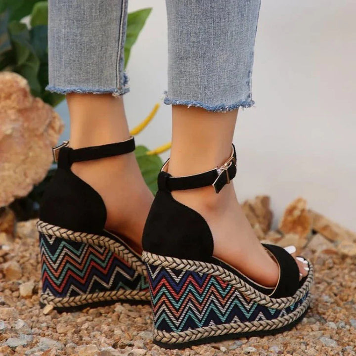 Deloriae Wedge Slides